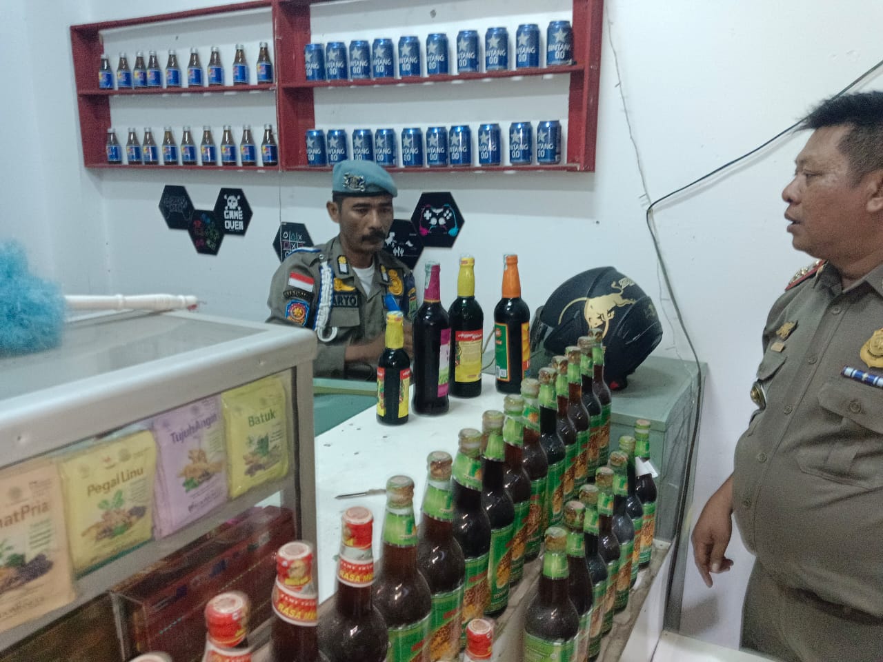 Ratusan Botol Miras Berhasil Diamankan Satpol PP Cilegon