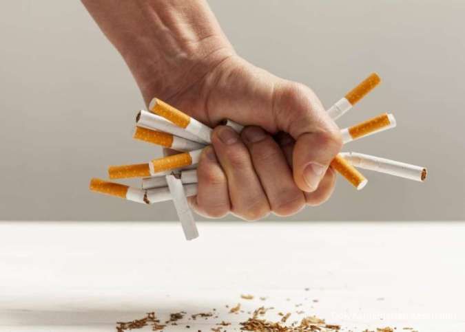 Presiden Jokowi Teken PP Soal Kesehatan, Larang Penjualan Rokok per Batang