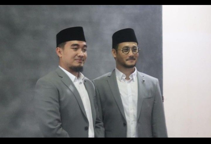 Anak Plt Ketum PPP Foto Bareng Robinsar, Sinyal Maju Bersama di Pilkada Cilegon?