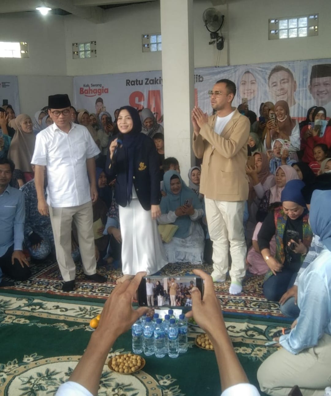 Artis Raffi Ahmad Menyapa Masyarakat Kabupaten Serang Bersama Ratu Zakiyah