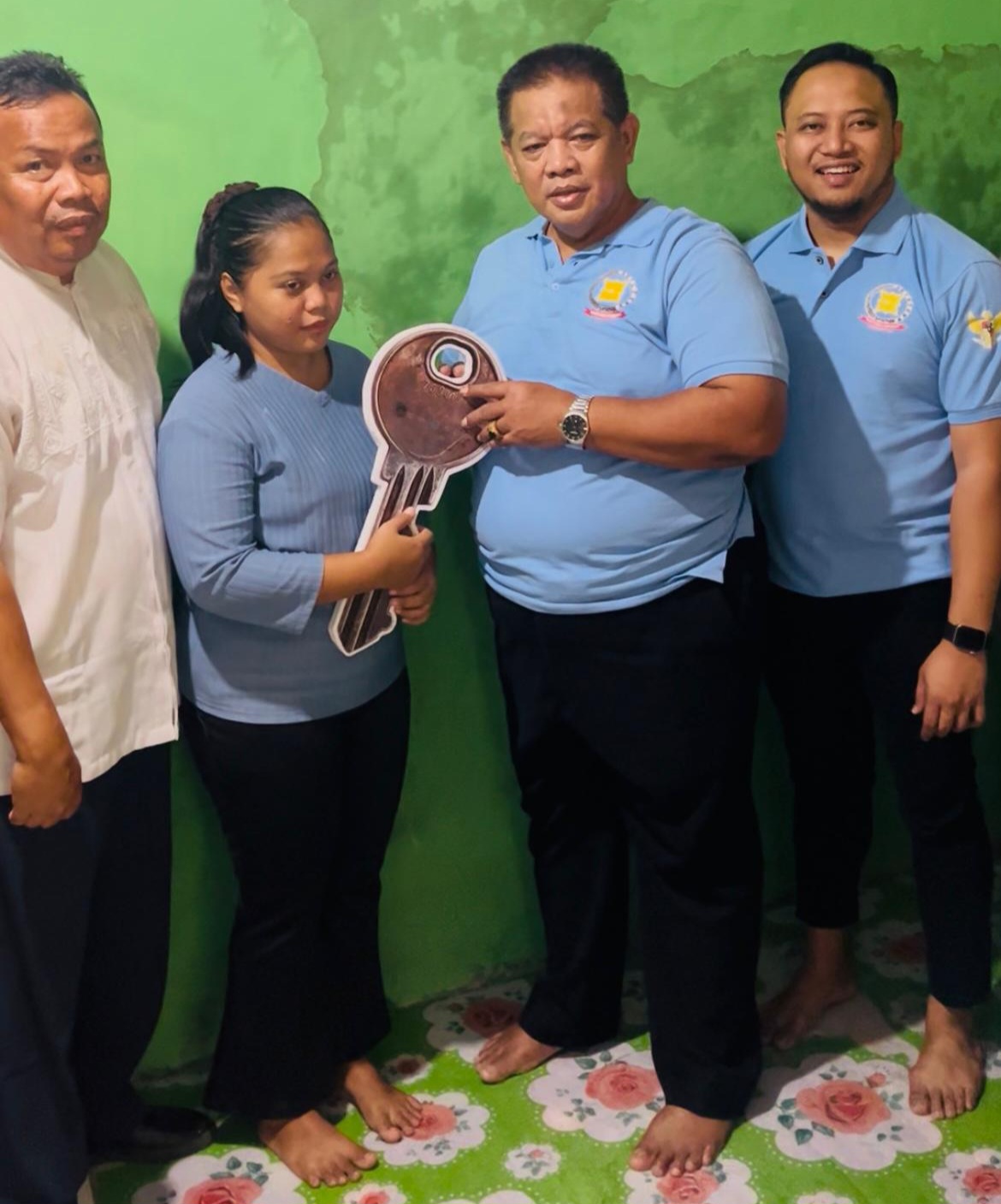 Bahagia Arif Saat Rumahnya Selesai Direhab oleh YBBN Banten