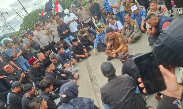 Masyarakat Bojonegara – Pulo Ampel Tagih Janji Sekda Banten untuk Bertemu Gubernur